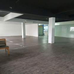 cho thuê văn phòng đẳng cấp hạng A ngay cách mạng tháng tám