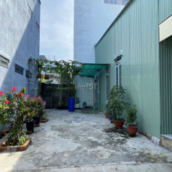 Cho thuê nhà sân vườn , diện tích 165m2 , gần cầu Phước Long