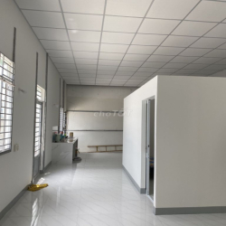 Cho thuê nhà sân vườn , diện tích 165m2 , gần cầu Phước Long