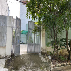 Cho thuê nhà sân vườn , diện tích 165m2 , gần cầu Phước Long