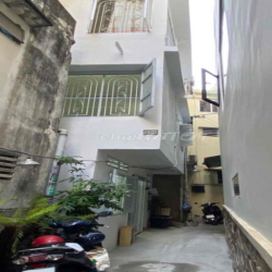 Tìm NAM ở ghép Nguyễn Đình Chiểu rộng rãi full NT, giá oke, vào ở ngay