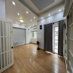 𝐍𝐇À 740/32 𝐒Ư 𝐕Ạ𝐍 𝐇𝐀𝐍𝐇  𝐏12.𝐐𝐔Ậ𝐍 10 (5m x 20m 3 LẦU)