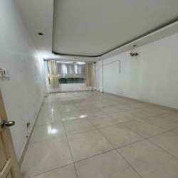 nhà cho thuê MTKD Lý Thường Kiệt Tân Bình. DT: 4m x 28m 3 tầng