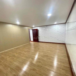 Nhà 2pn sẵn 2 máy lạnh Đậu Oto Trước Nhà Mới 99%