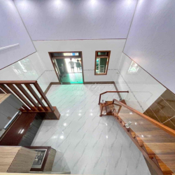 Nhà 2pn sẵn 2 máy lạnh Đậu Oto Trước Nhà Mới 99%