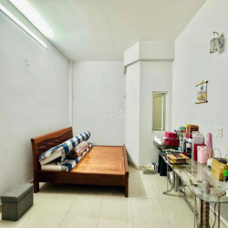 Cho Thuê Nhà Hẻm Xe Hơi Thông TX22 Ngay Chợ Minh Phát Sẵn 2 Máy Lạnh