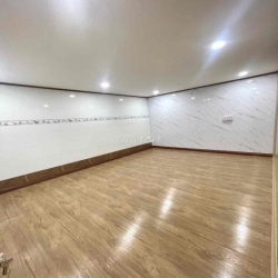 Nhà 2pn sẵn 2 máy lạnh Đậu Oto Trước Nhà Mới 99%