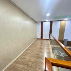 Nhà 2pn sẵn 2 máy lạnh Đậu Oto Trước Nhà Mới 99%