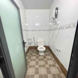 Nhà 2pn sẵn 2 máy lạnh Đậu Oto Trước Nhà Mới 99%