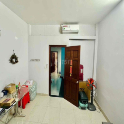 Cho Thuê Nhà Hẻm Xe Hơi Thông TX22 Ngay Chợ Minh Phát Sẵn 2 Máy Lạnh