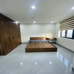 Cho thuê căn hộ cao cấp ở Ngọc Thụy, 80m2, 2N 1K 2WC, full đồ, giá 9tr