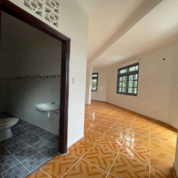 Biệt thự 1 trệt 3 lầu sân thượng đường G 7 KDC vĩnh lộc  BHH B 