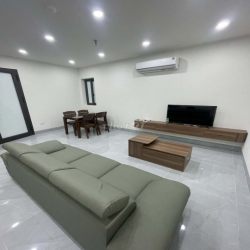 Cho thuê căn hộ cao cấp ở Ngọc Thụy, 80m2, 2N 1K 2WC, full đồ, giá 9tr