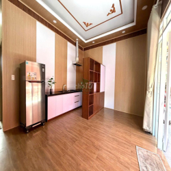 CHO THUÊ CĂN HỘ 1 PHÒNG NGỦ FULL NỘI THẤT CÓ CỬA SỔ ĐƯỜNG HÙNG VƯƠNG