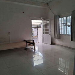 (4tr) Nhà nguyên căn đường 385 gần ĐH Tài Chính | có sân xe, sân sau