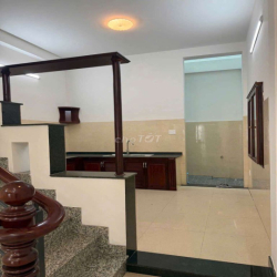 nhà 1 trệt 2 lầu apd01 ngay chợ vườn lài