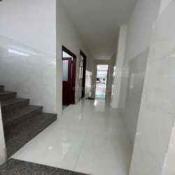 NHÀ MẶT TIỀN - 1 TRỆT 2 LẦU - ĐƯỜNG CHÍNH SẦM UẤT - 5 X 22M