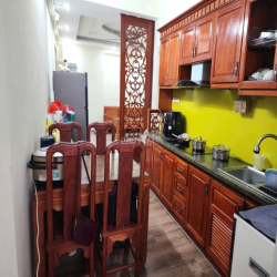Cho thuê chung cư 76 m2, full đồ, căn góc sạch sẽ, thoáng mát