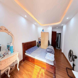 Cho thuê nhà nguyên căn Xuân La DT 45m 5 tầng 4PN full đồ 13 triệu