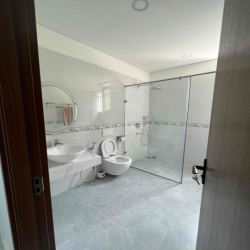 Cho thuê biệt thự Liên Phường sát Global City q9 giá 30tr/tháng