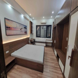 Cho thuê nhà riêng tại Trần Quốc Vượng