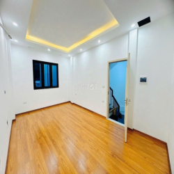 Nhà nguyên căn 4 tầng 3 PN 3 WC tại Tôn Đức Thắng Đống Đa