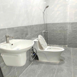 GẦN TTTM GIGAMAL NHÀ 2LẦU TRỐNG SUỐT TIỆN SETUP VĂN PHÒNG + DẠY HỌC