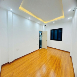 Nhà nguyên căn 4 tầng 3 PN 3 WC tại Tôn Đức Thắng Đống Đa