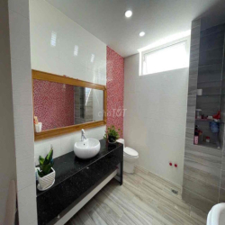 BIỆT THỰ SIÊU ĐẸP FULL NỘI THẤT 5PN_6WC KDC GIA HOÀ_ĐỖ XUÂN HỢP, QUẬN9