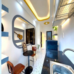 Ngay Vạn Hạnh Mall_CHDV_Balcony cửa sổ to đón nắng_Full NT_1PN_Bếptách