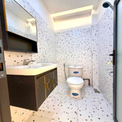 Ngay Vạn Hạnh Mall_CHDV_Balcony cửa sổ to đón nắng_Full NT_1PN_Bếptách