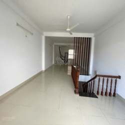 Cho thuê nguyên căn gần 400m sử dụng, 4 tầng 