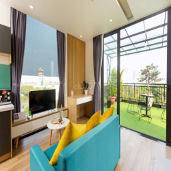 CHO THUÊ CĂN HỘ SÂN VƯỜN 2 BAN CÔNG SIÊU ĐẸP NGAY CẦU RÔNG- GIÁ 15TR