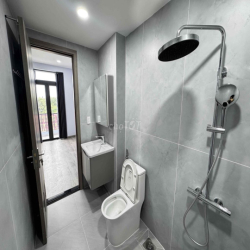Nhà nguyên căn 5x20m 1 trệt 3 lầu Phạm Hùng nối dài