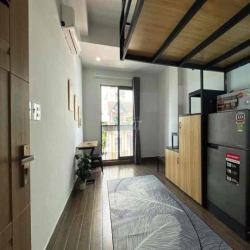 TRỐNG LẠI CĂN CÓ GÁC THANG MÁY GẦN ĐẠI HỌC NGOẠI THƯƠNG