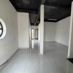 Văn phòng cityland sàn suốt dtsd 100m2 dt sàn 140m2 có thang máy 15tr