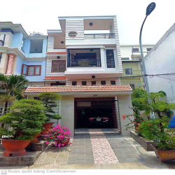 biệt thự Mini nội thất cơ bản 6 x 15 có 4pn 4wc có sân đậu ôtô