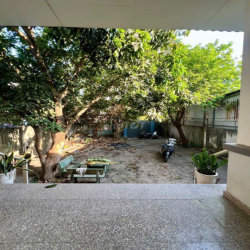 Nhà sân vườn trước sau,dt8*40m,1lau,5pn,5wc,có gara oto, hợp ở làm vp