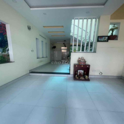 nhà 1 trệt 1 lầu hẻm xe tải