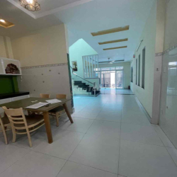 nhà 1 trệt 1 lầu hẻm xe tải