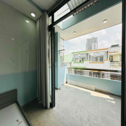 PENHOUSE - TÊN LỬA - VÕ VĂN KIỆT TIỆN DI CHUYỂN RỘNG 50m2