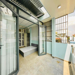 PENHOUSE - TÊN LỬA - VÕ VĂN KIỆT TIỆN DI CHUYỂN RỘNG 50m2