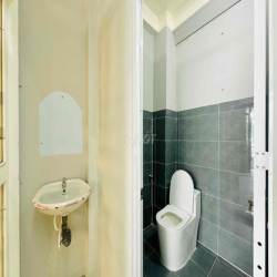 PENHOUSE - TÊN LỬA - VÕ VĂN KIỆT TIỆN DI CHUYỂN RỘNG 50m2