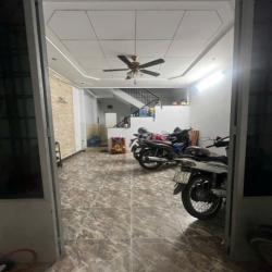 NHÀ NGUYÊN CĂN - HXH - 4PN 60m2 Khu Hoàng Hoa Thám P13 Tân Bình