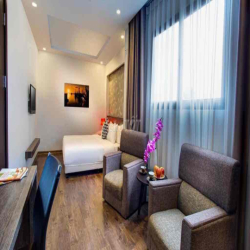 Cho thuê khách sạn mặt phố Bùi Thị Xuân, 31 phòng