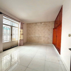 Cho thuê nhà MT Dương Bá Cung liền kề khu Tên Lửa, 8x13m, 2 tầng, 15tr