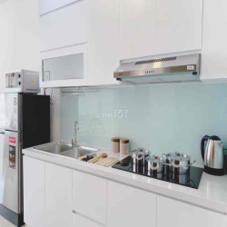 Cho thuê căn hộ Sunrise CityView Q7 Lh :