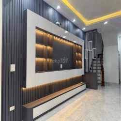 tôi chính chủ bán nhà 5 tầng mới phố cổ quận Long biên