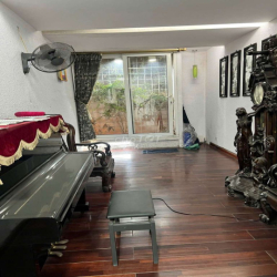 Cho thuê nhà Bồ Đề 12 tr/tháng ngõ Ô tô full đồ