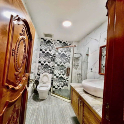 NHÀ KHU DÂN CƯ SENTUTURIA,CÓ BẢO VỆ,DT 5*20M,2LAU 3PN,4WC,SÂN ĐẬU OTO